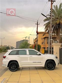 جیپ گراند شیرۆکی